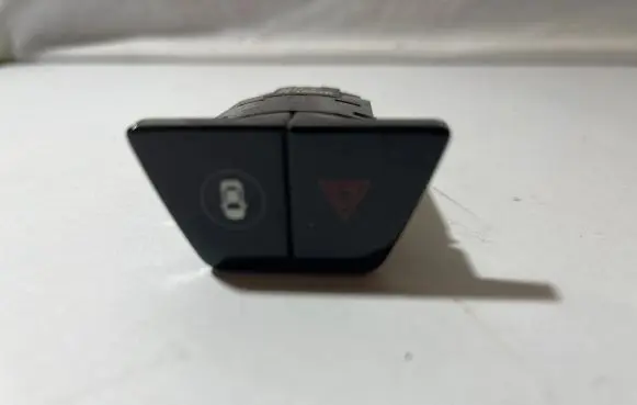 BMW 5 G30 G31 Hazard light switch 6993047