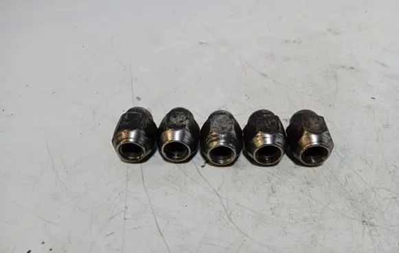 Hyundai Santa Fe Nuts/bolts 