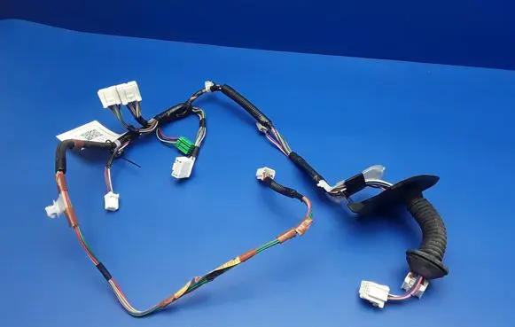 Lexus GS 300 350 430 450H Front door wiring loom 8215230A81