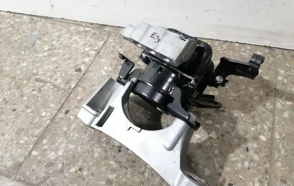 Lexus ES 250 - 300 - 330 Engine mount bracket K7030707