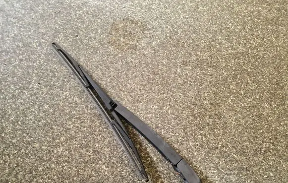 Hyundai i40 Rear wiper blade arm