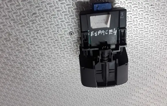 Renault Espace - Grand espace IV Hand parking brake switch 8200048590