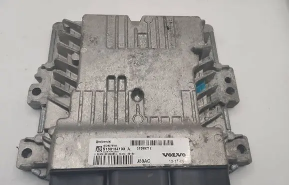 Volvo V40 Engine control unit/module S180134103A 31355712
