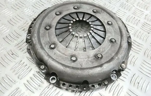 Volkswagen PASSAT B5.5 Pressure plate 3082000555 TYPM228