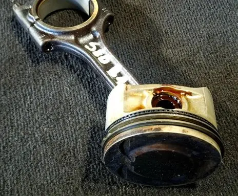 Volvo S80 Piston with connecting rod