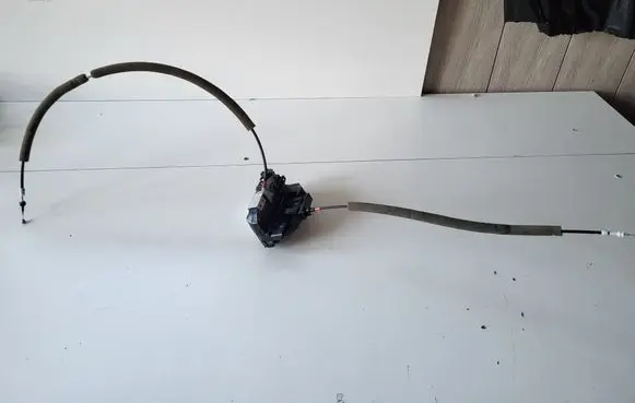 Renault Kadjar Rear door lock