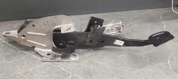 Mazda 6 Brake pedal 