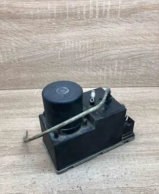Audi A3 S3 8L Central locking vacuum pump 8L0862257H