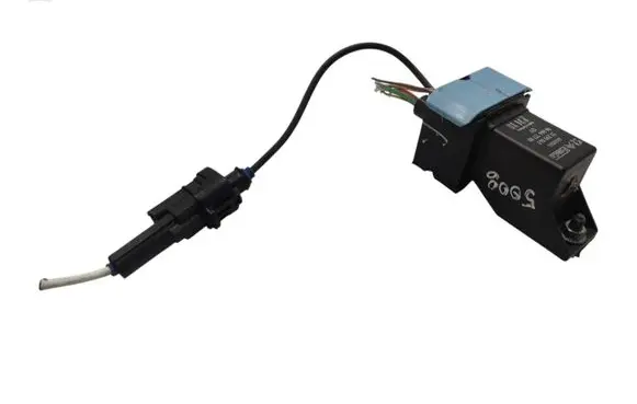 Peugeot 5008 Glow plug pre-heat relay 9666671780