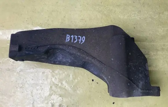 Mercedes-Benz B W245 Gearbox mounting bracket A1692410301