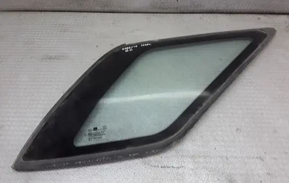 KIA Sorento Rear side window