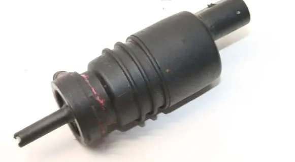BMW X3 E83 Windscreen/windshield washer pump