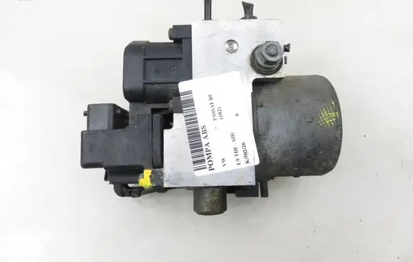 Volkswagen PASSAT B5 ABS Pump 0273004281