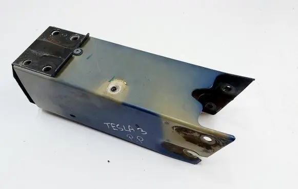 Tesla Model 3 Intercooler air guide/duct channel 1088149-00-F