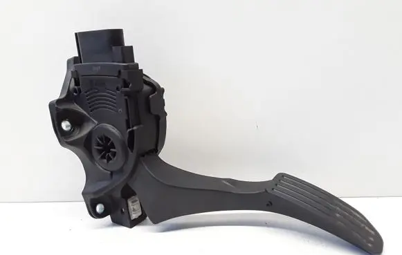 Volvo V70 Accelerator throttle pedal 6G929F836DD