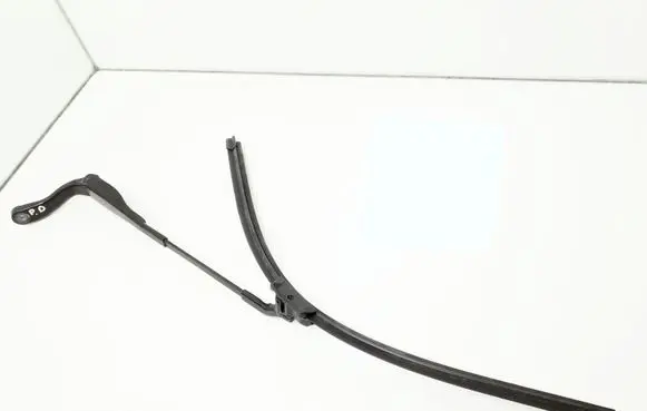 Mercedes-Benz E W211 Windshield/front glass wiper blade A2118200844