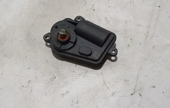 BMW 5 G30 G31 G38 Muffler mount bracket/holder 8582069