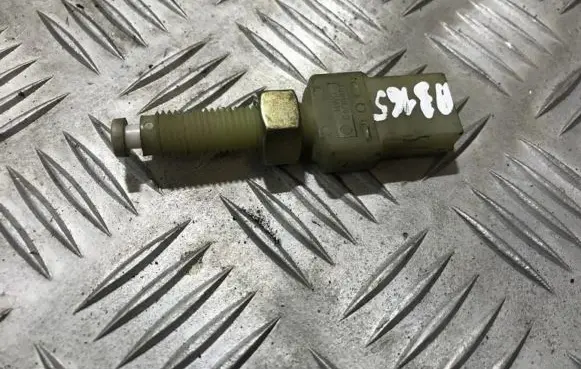 Volkswagen PASSAT B5 Brake pedal sensor switch 443945515