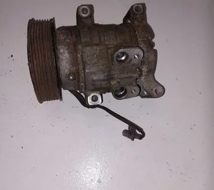 Toyota Hilux (AN10, AN20, AN30) Air conditioning (A/C) compressor (pump)