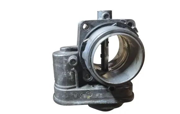 Opel Astra J Throttle valve 8981052101