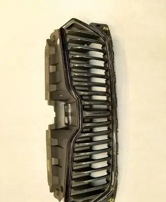 Front bumper upper radiator grill