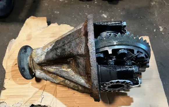 Toyota Land Cruiser (J120) Rear differential
