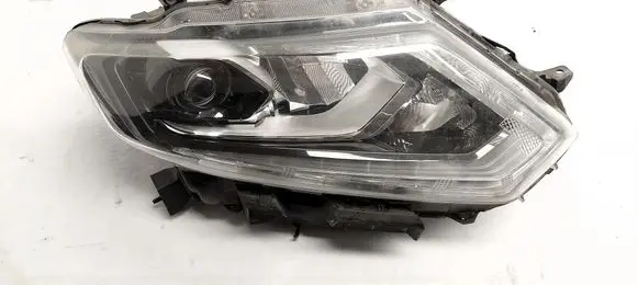 Nissan X-Trail T32 Headlight/headlamp