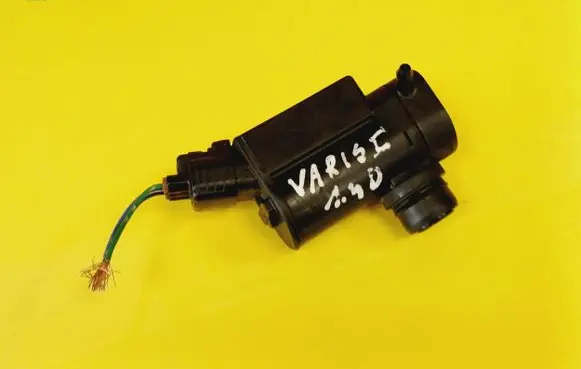 Toyota Yaris Windscreen/windshield washer pump 8533010290