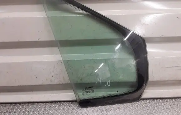 Renault Modus Front door vent window glass four-door 