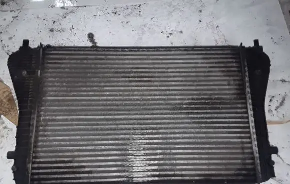 Volkswagen PASSAT B6 Intercooler radiator 3C0145805F L3393000