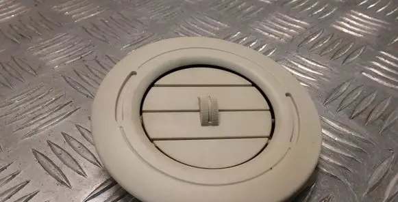 Chrysler Grand Voyager V Air vent grill in roof 