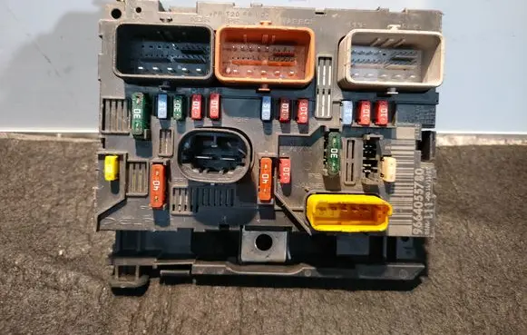 Peugeot 207 CC BSM Control unit 9664055780