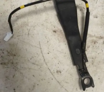 Toyota Aygo AB10 Front seatbelt buckle
