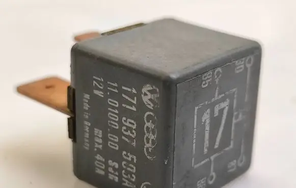 Audi A4 S4 B5 8D Other relay 171937503A 11010000