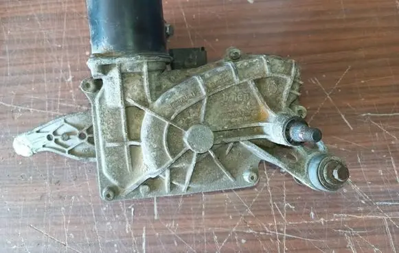 Renault Scenic III - Grand scenic III Wiper motor w0000002178