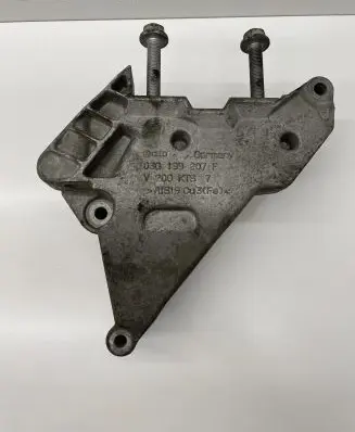 Volkswagen Jetta V Engine mounting bracket 03G199207F