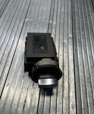 Volkswagen PASSAT B6 Ignition lock 3C0905843Q