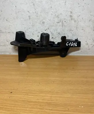 BMW X5 E70 Engine bonnet (hood) release handle 7148522 C1616