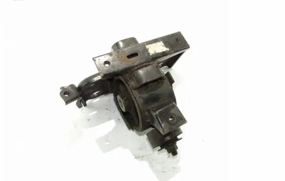 Toyota RAV 4 (XA30) Engine mount bracket