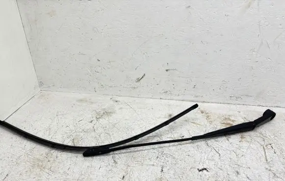 Front wiper blade arm