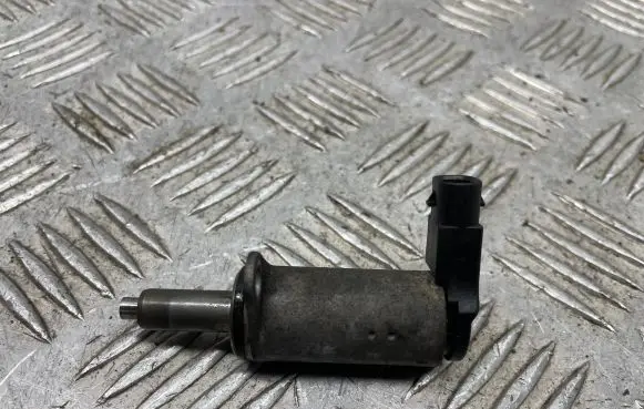 Audi A4 S4 B8 8K Camshaft vanos timing valve 06H103697A