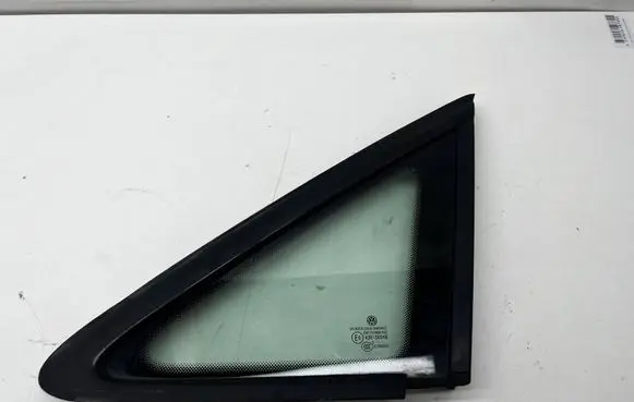 Volkswagen Touran I Rear side window 43R00048 E000255 DOT24M68AS2