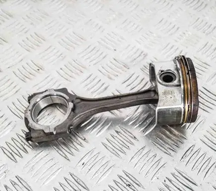 Toyota Avensis T270 Piston 
