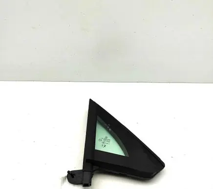 Volkswagen Tiguan Front door vent window glass four-door 571845114