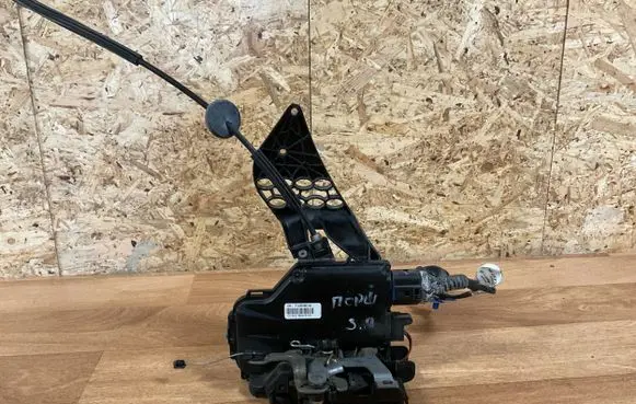 Porsche Cayenne (9PA) Rear door lock 7L0839016 991610101 PA6630XCF