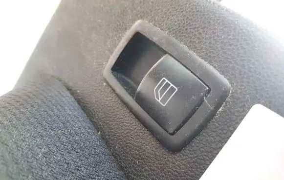 Mercedes-Benz A W169 Electric window control switch