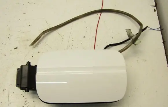 Audi A4 S4 B9 Fuel tank cap 8W0809906