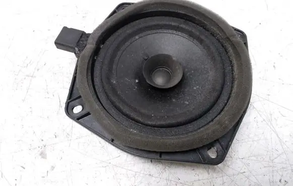 Mitsubishi Colt Rear door speaker