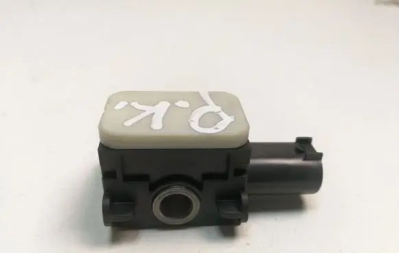 Mercedes-Benz ML W164 Airbag deployment crash/impact sensor 0038202826