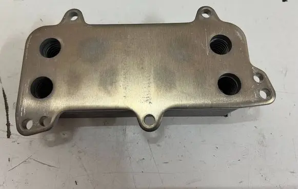 Volkswagen Touareg I Engine oil radiator 070117021D